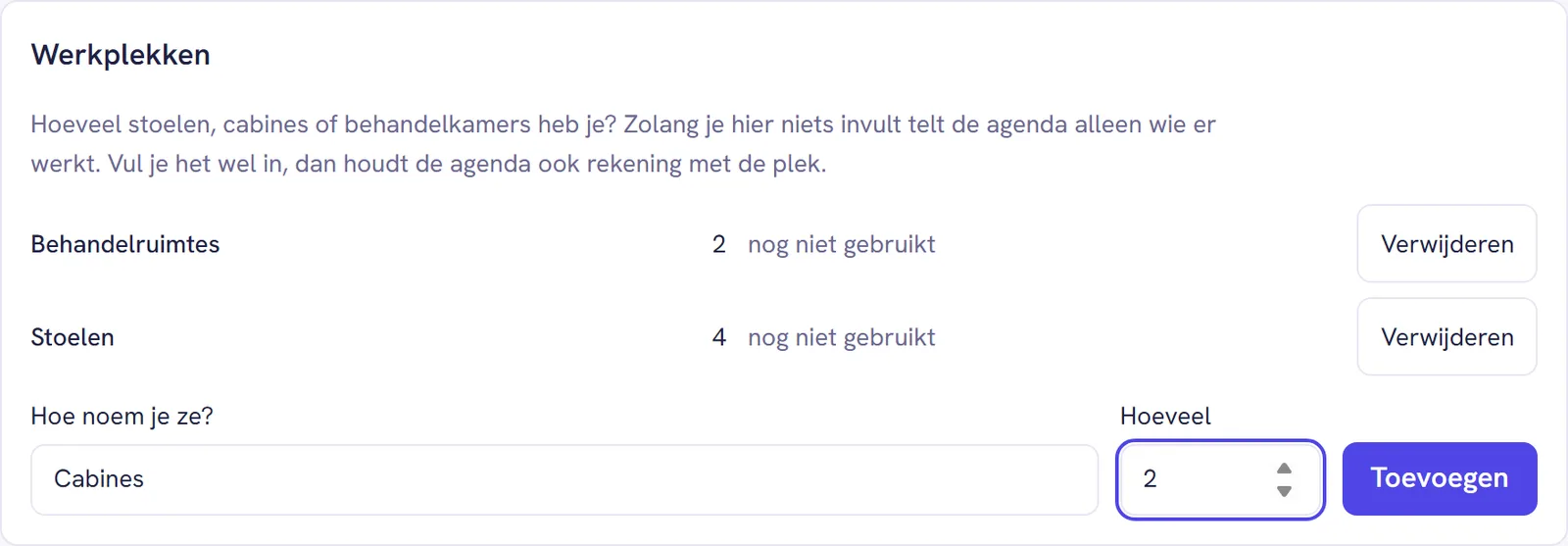 Het blok Werkplekken op het scherm Ruimtes, met de soorten die er al zijn en daaronder het formulier met Cabines en het aantal 2 ingevuld