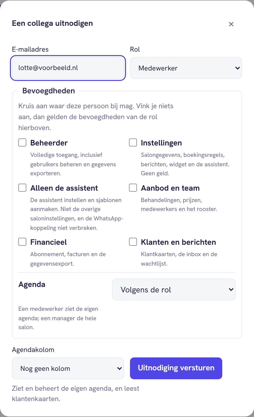 Het venster Een collega uitnodigen met e-mailadres, rol, bevoegdheden, agenda en agendakolom