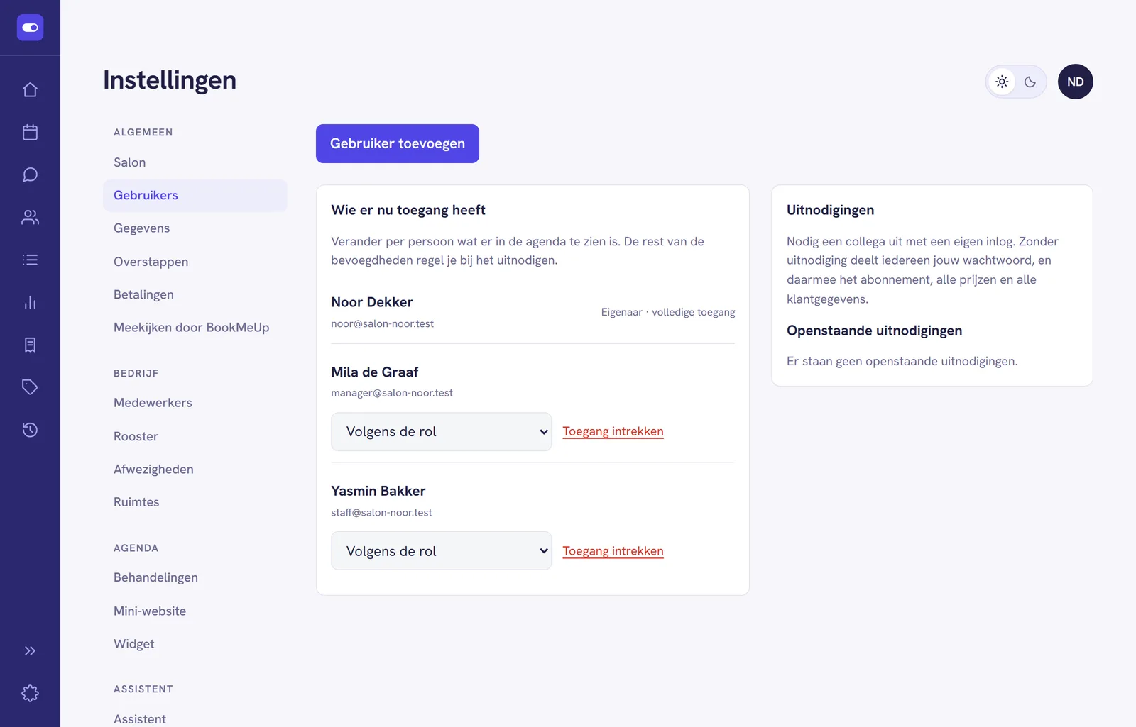 Het scherm Gebruikers met de lijst Wie er nu toegang heeft en de kaart Uitnodigingen